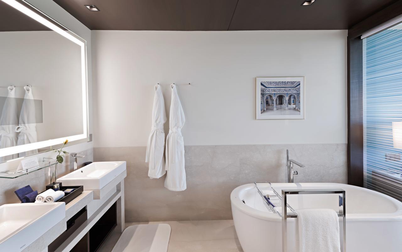Oberoi Suite