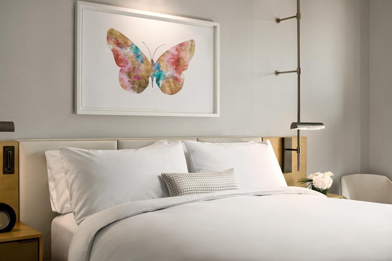 King Guest Room with Water View,713198674:JPEG