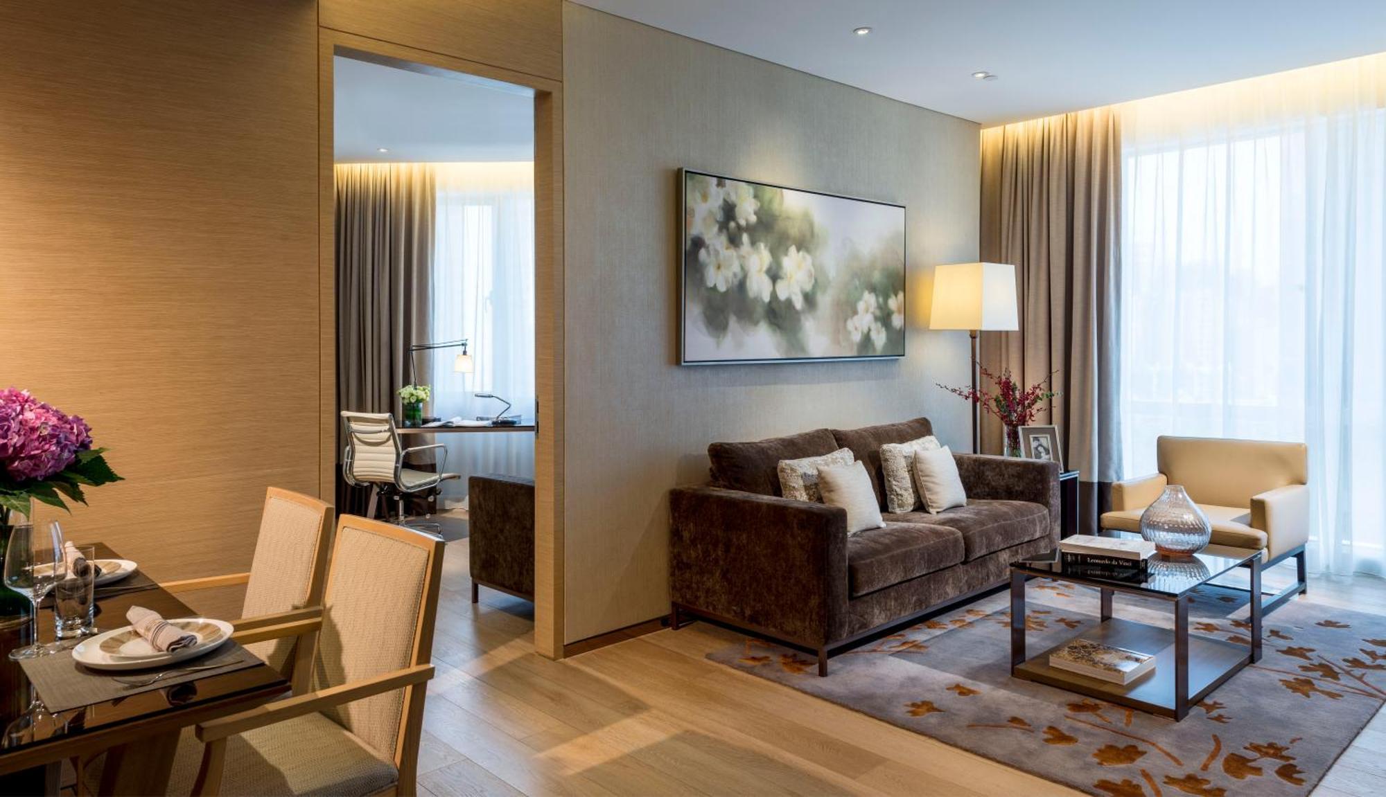 Premier One-Bedroom Suite