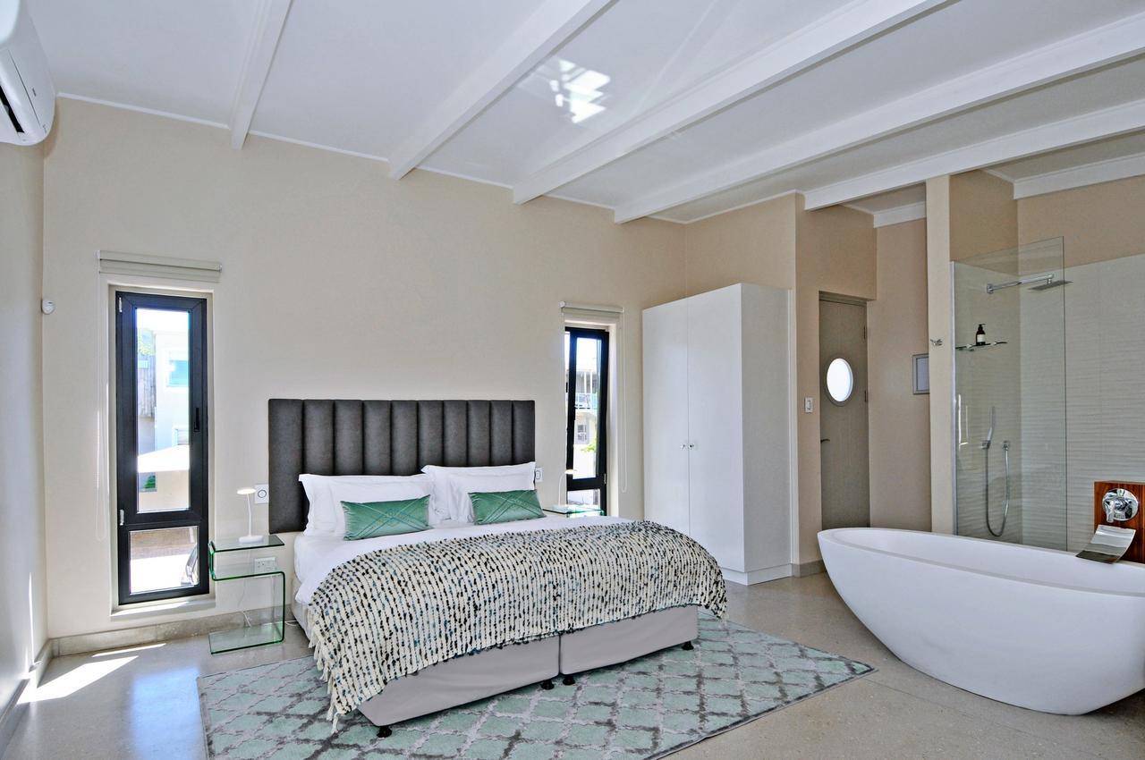 Large Double or Twin Room