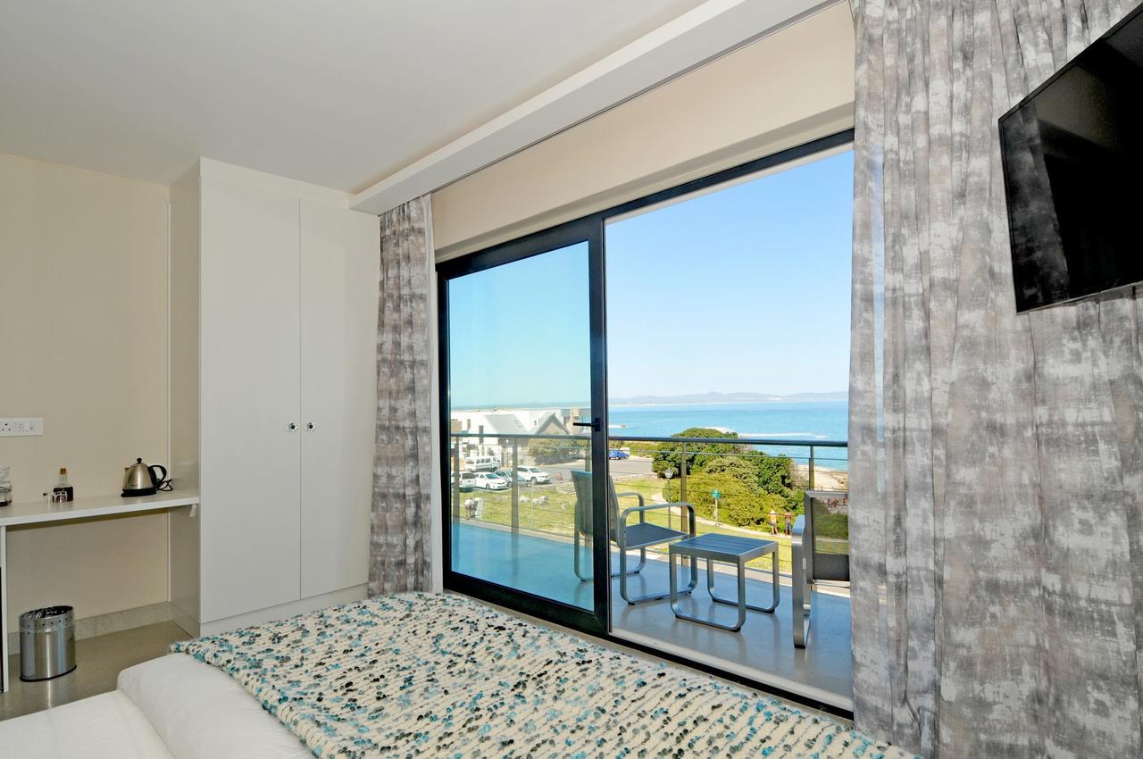 Deluxe Double Room with Balcony and Sea View
