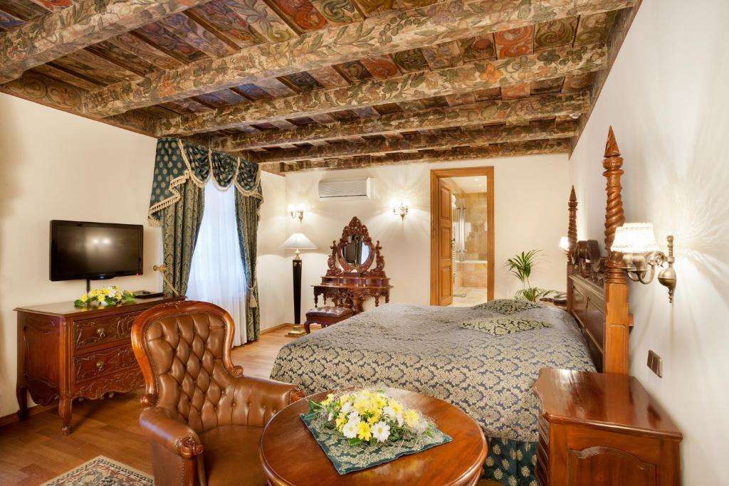 Deluxe Room,109372938:JPEG