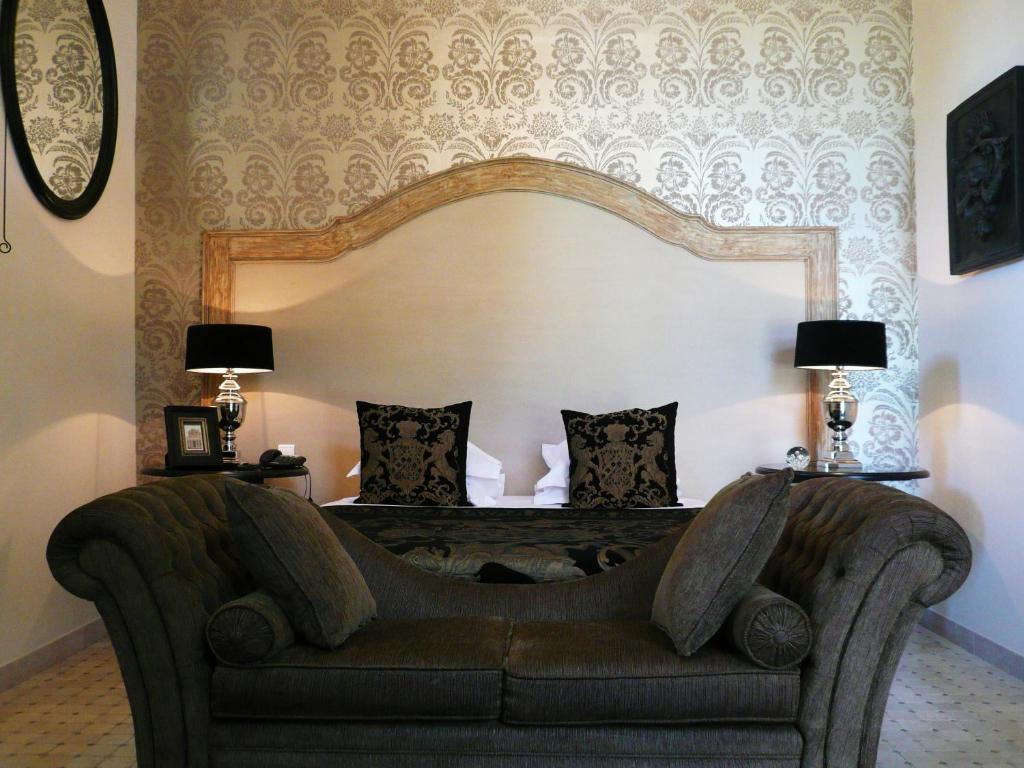 King Room - 115 ft² Parking Included