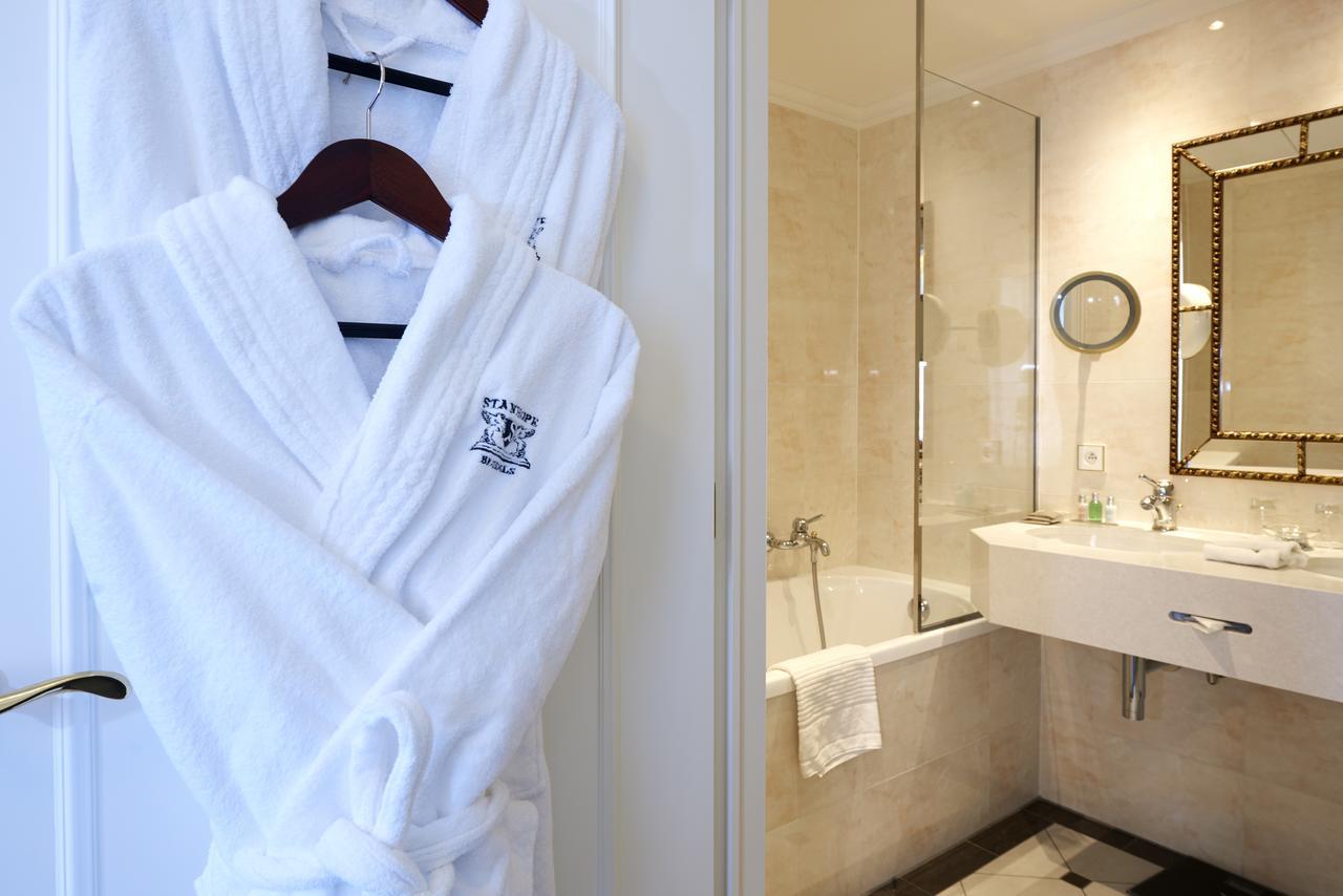 Suite,1275304987:JPEG