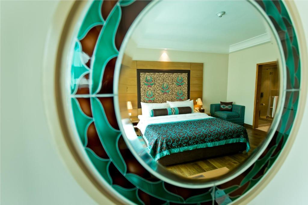 Luxury Room King - Avail 10% Discount on F&B, SPA & Laundry Facilities