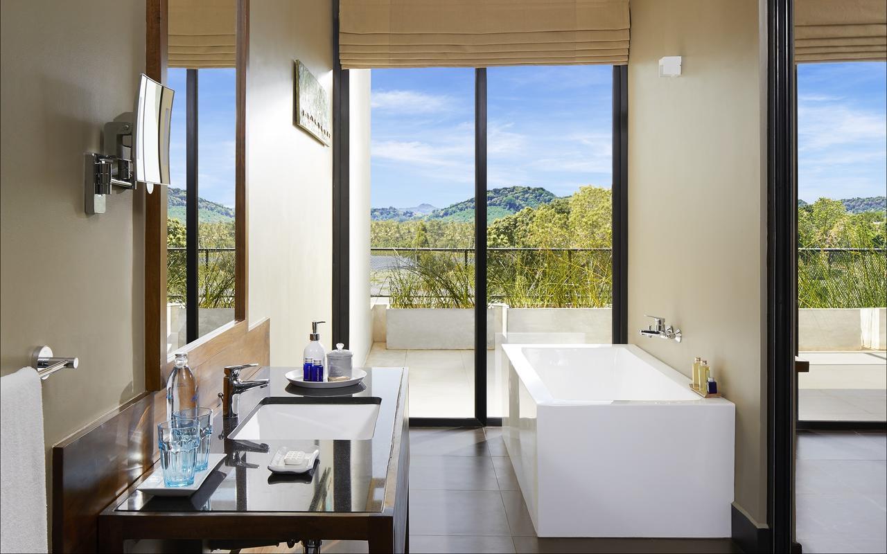 Super Deluxe Double Room - 15% off at Lu Lin restaurant & the Canopy Bar,711092659:JPEG