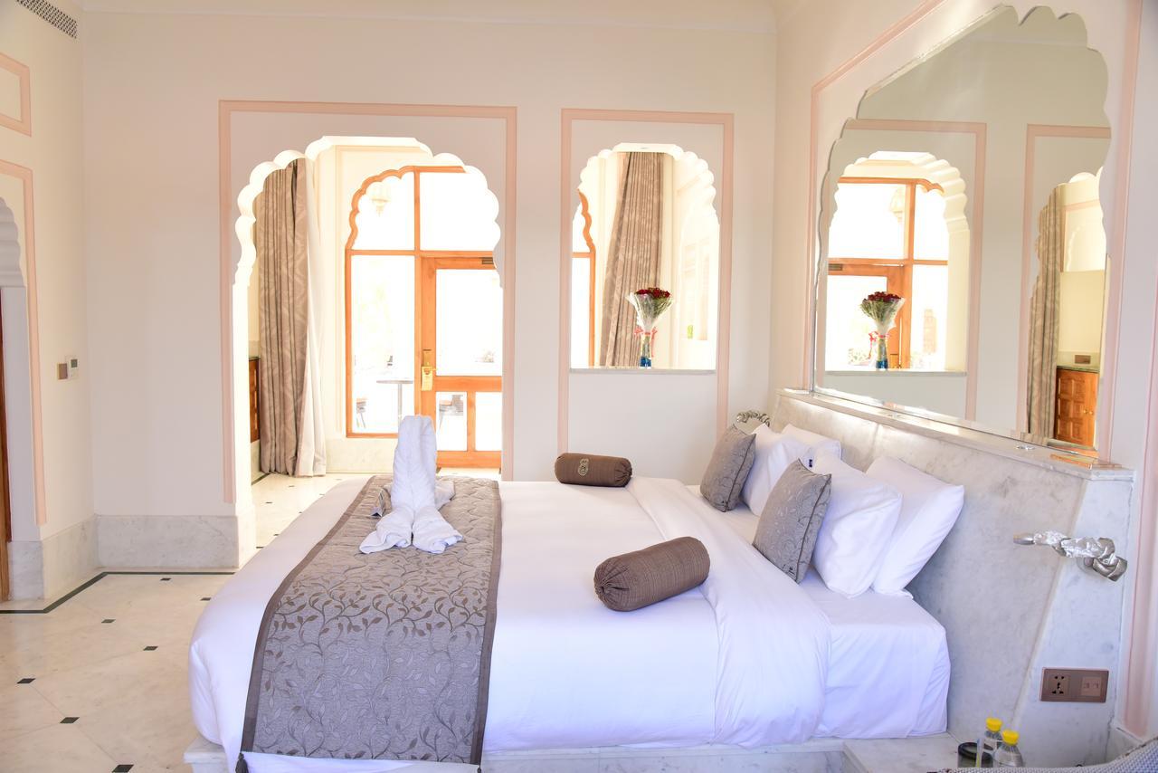 Luxury Villa with Private Pool : Welcome drink on arrival, 2 pints of Kingfisher lager beer, One child up to 10 years complimentary without extra bed,20% discount on all resort services, Complimentary Mini Bar