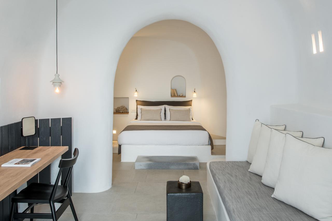 Traditional Suite with Caldera View (2 Adults)