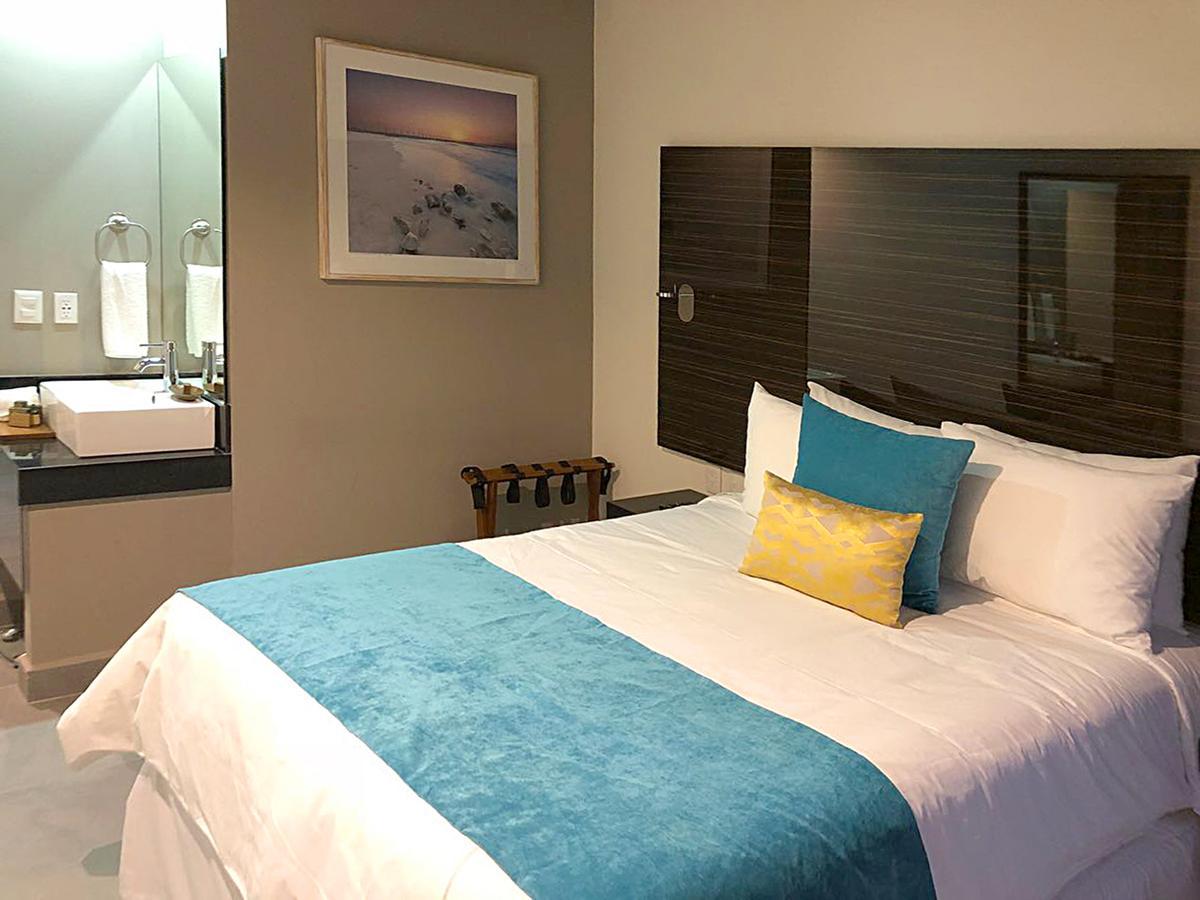 Deluxe Queen Room,662431707:JPEG