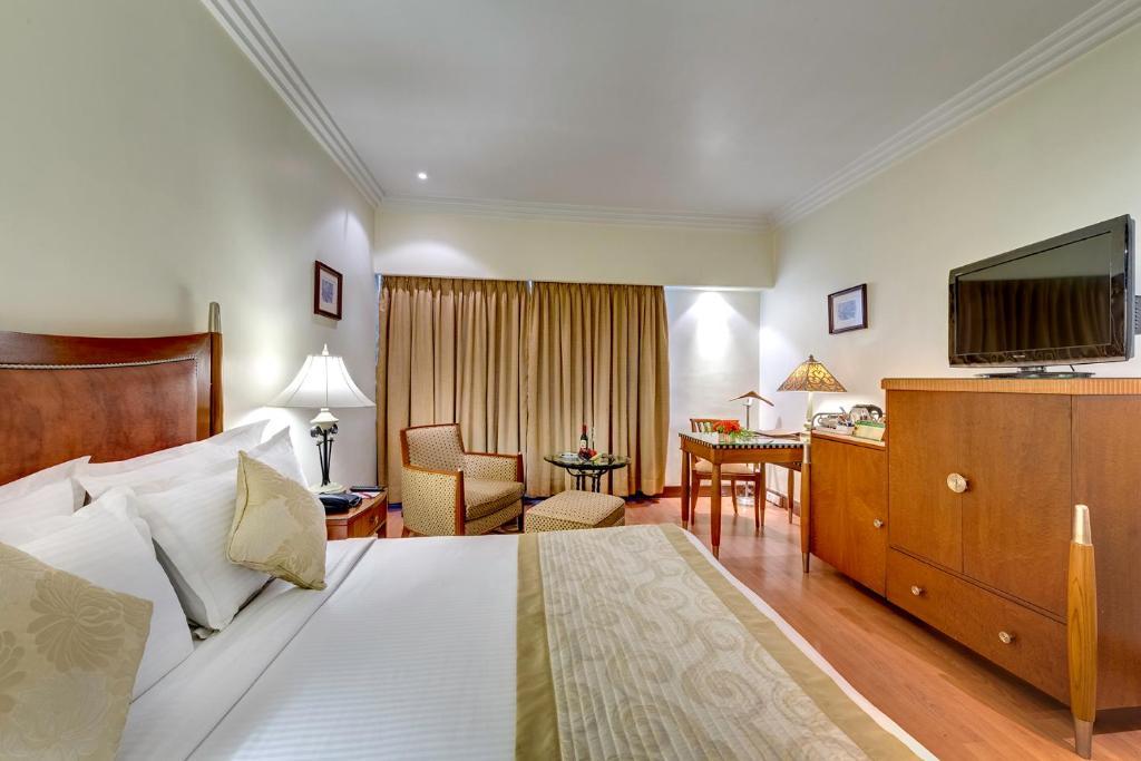 Imperial Double or Twin Room with 20% discount on Ala-Carte Food, 10% discount on Beverages, 15% discount on Laundry, 15% discount on Spa,74222288:JPEG