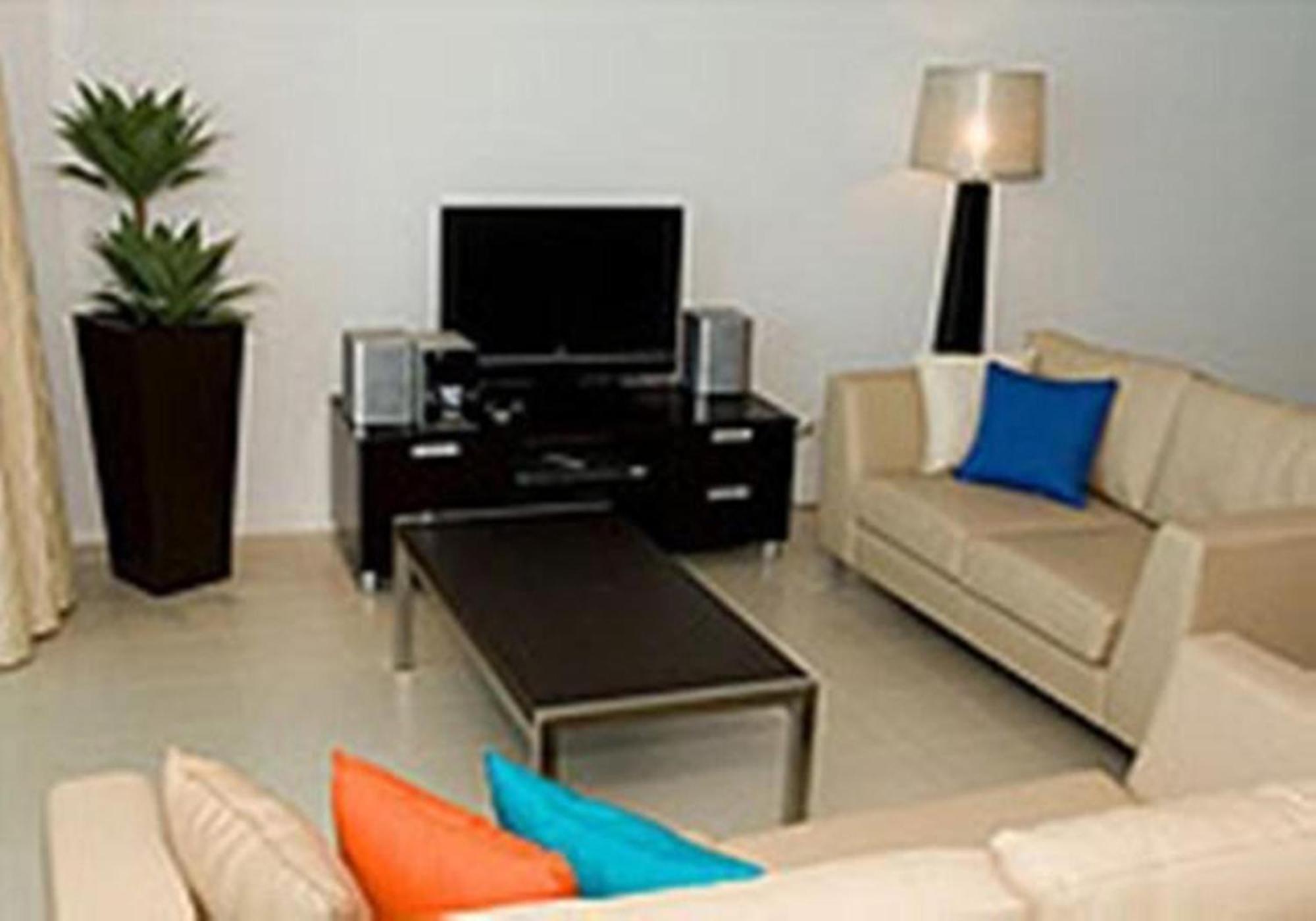 Two-Bedroom Apartment with Spa Bath and Water View