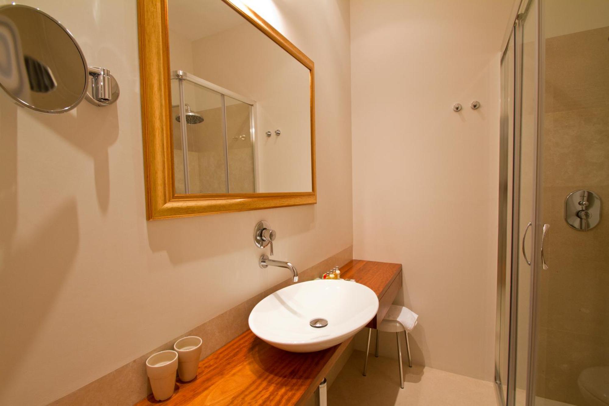 Deluxe Double Room,1216218559:JPEG