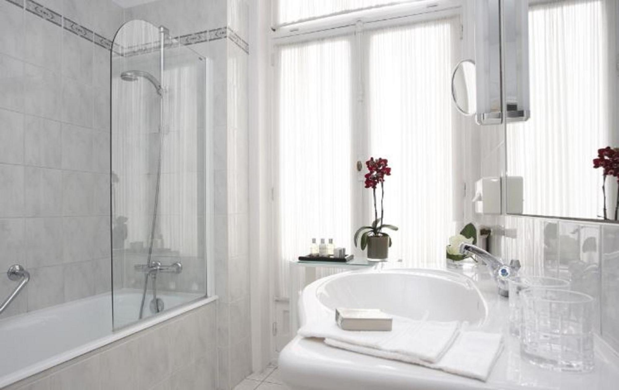 Deluxe Double or Twin Room,887432725:JPEG