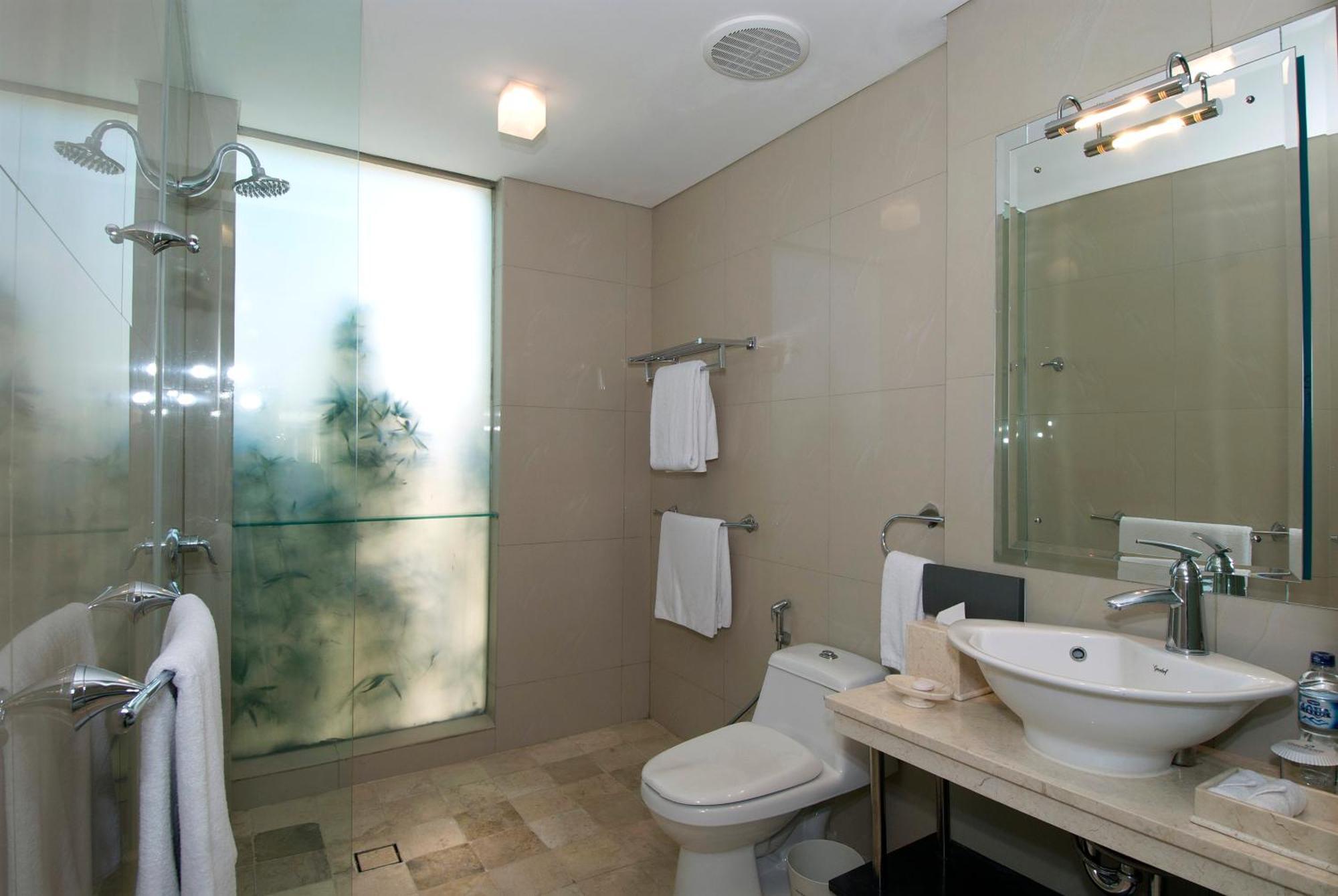 Three-Bedroom Penthouse with Well Equipped - Kitchenette