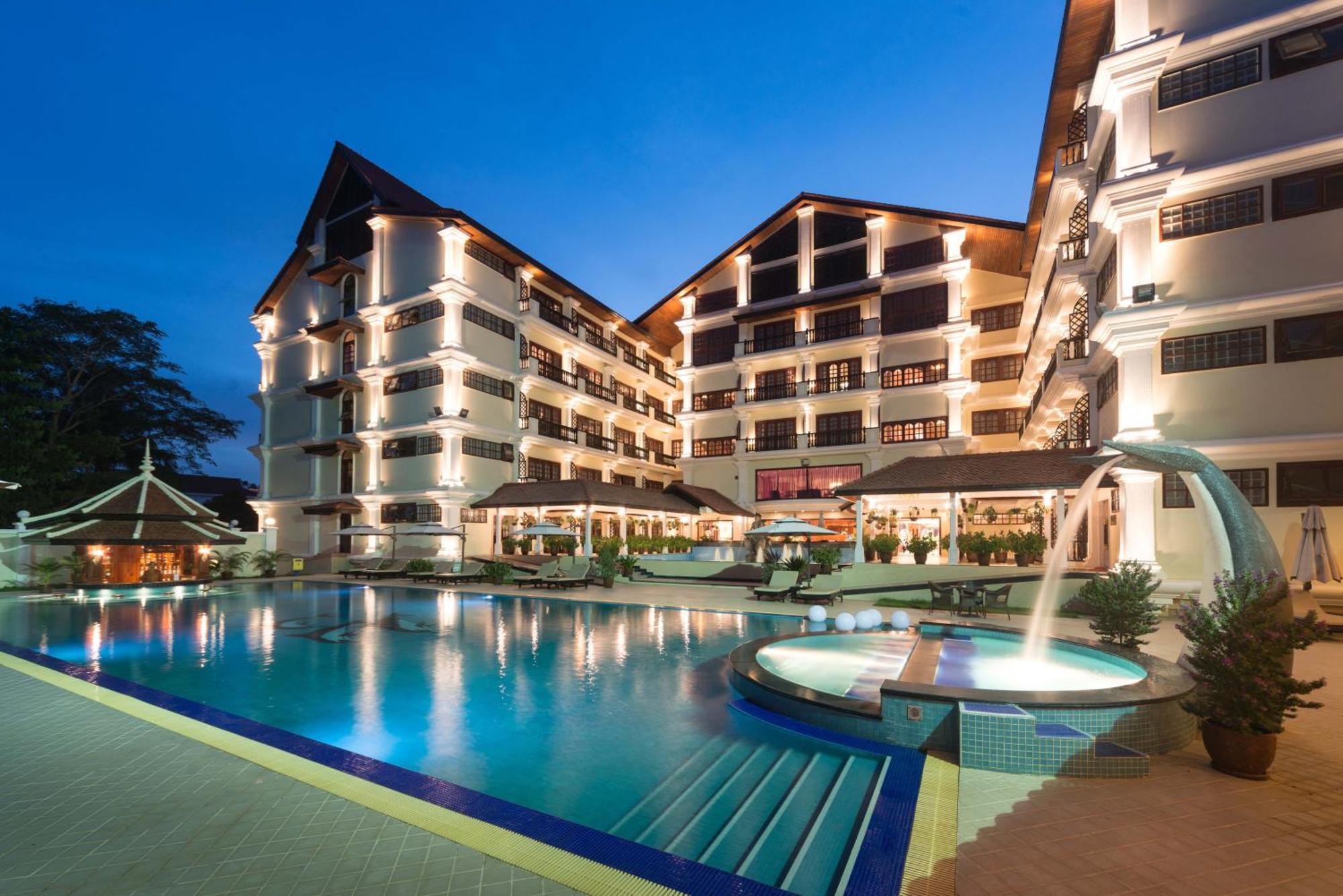 Staycation Offer- Deluxe Room with Extra benefit