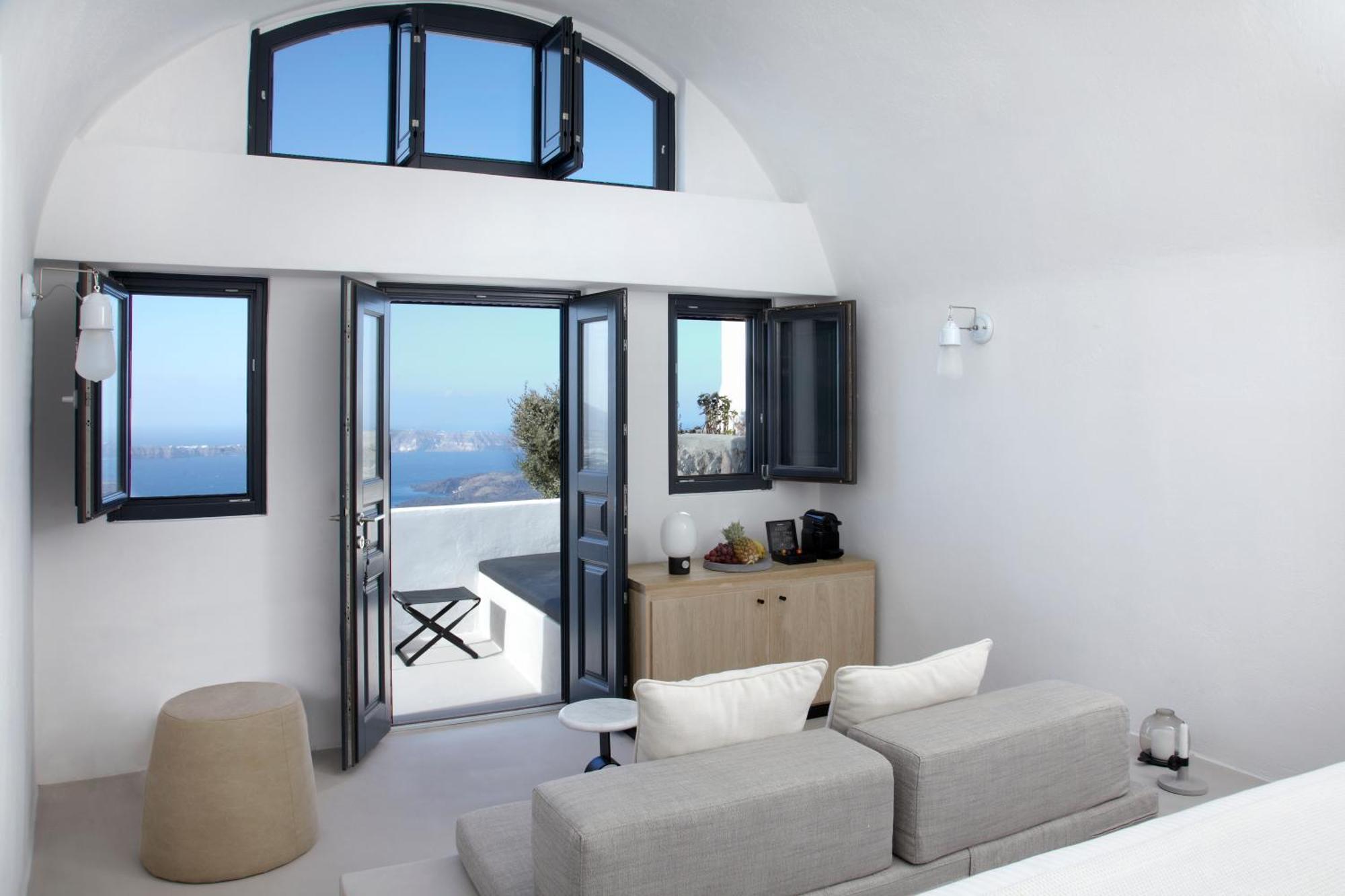 Traditional Studio with Caldera View