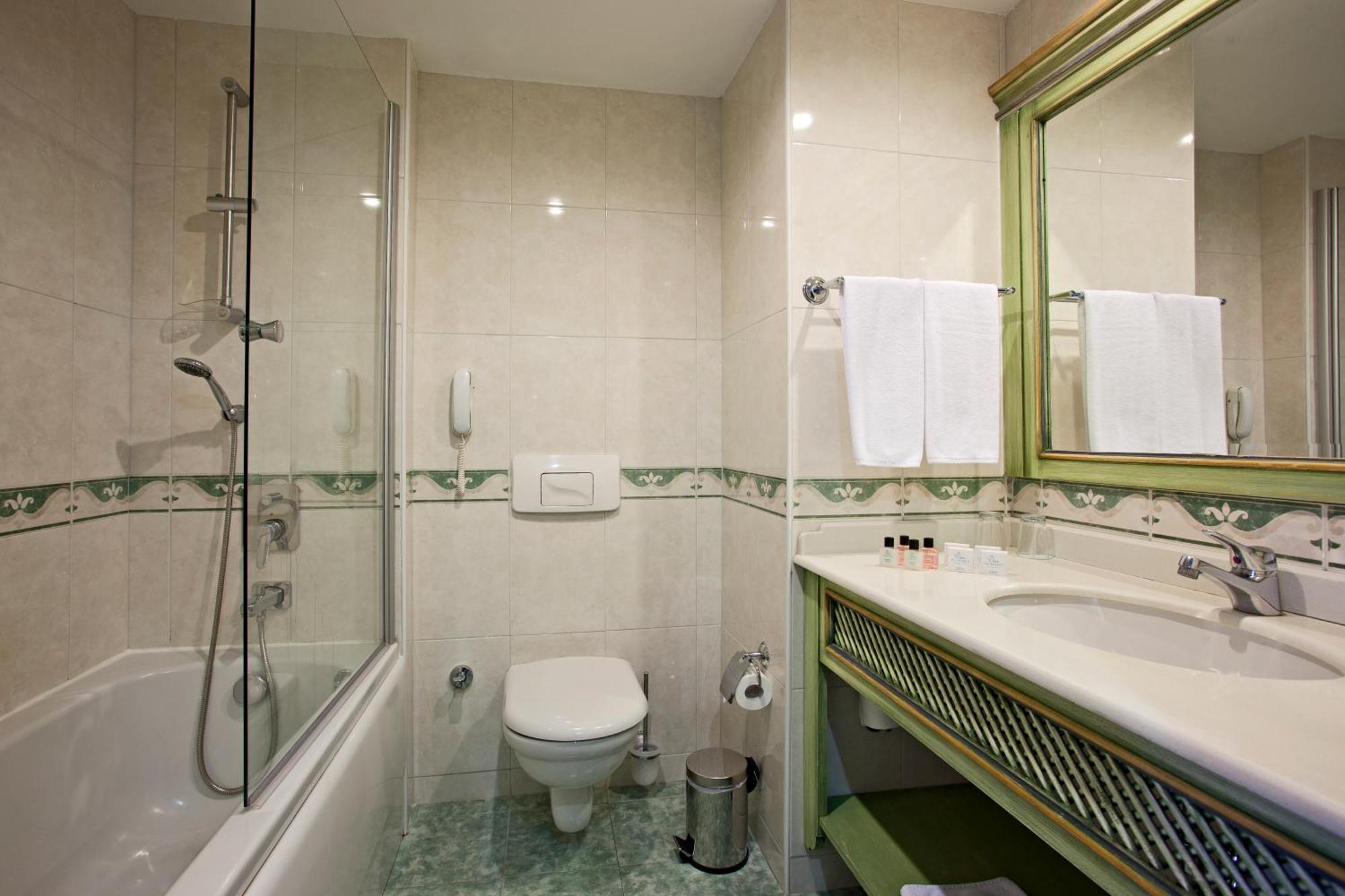 Double or Twin Room with Garden View