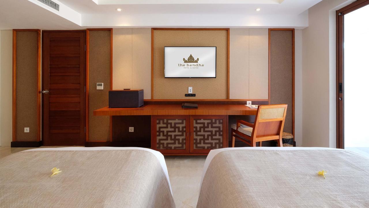 Deluxe Room Twin Bed with One-Time Minibar
