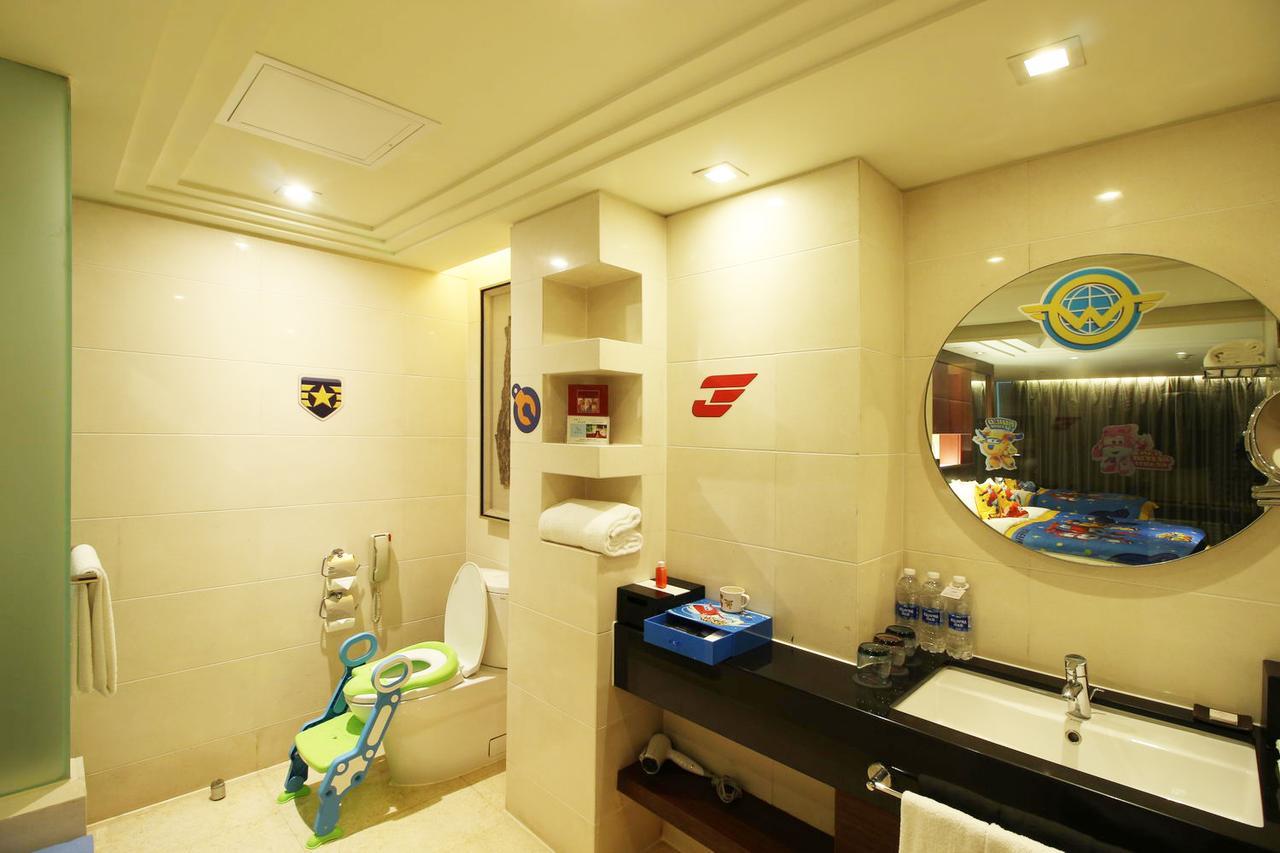 Cartoon Suite