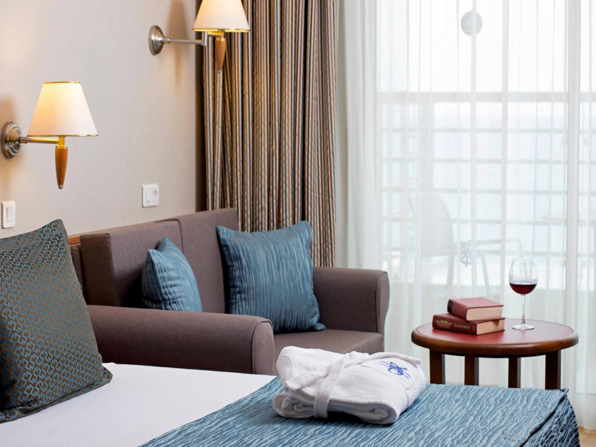 Triple Room - Side Sea View