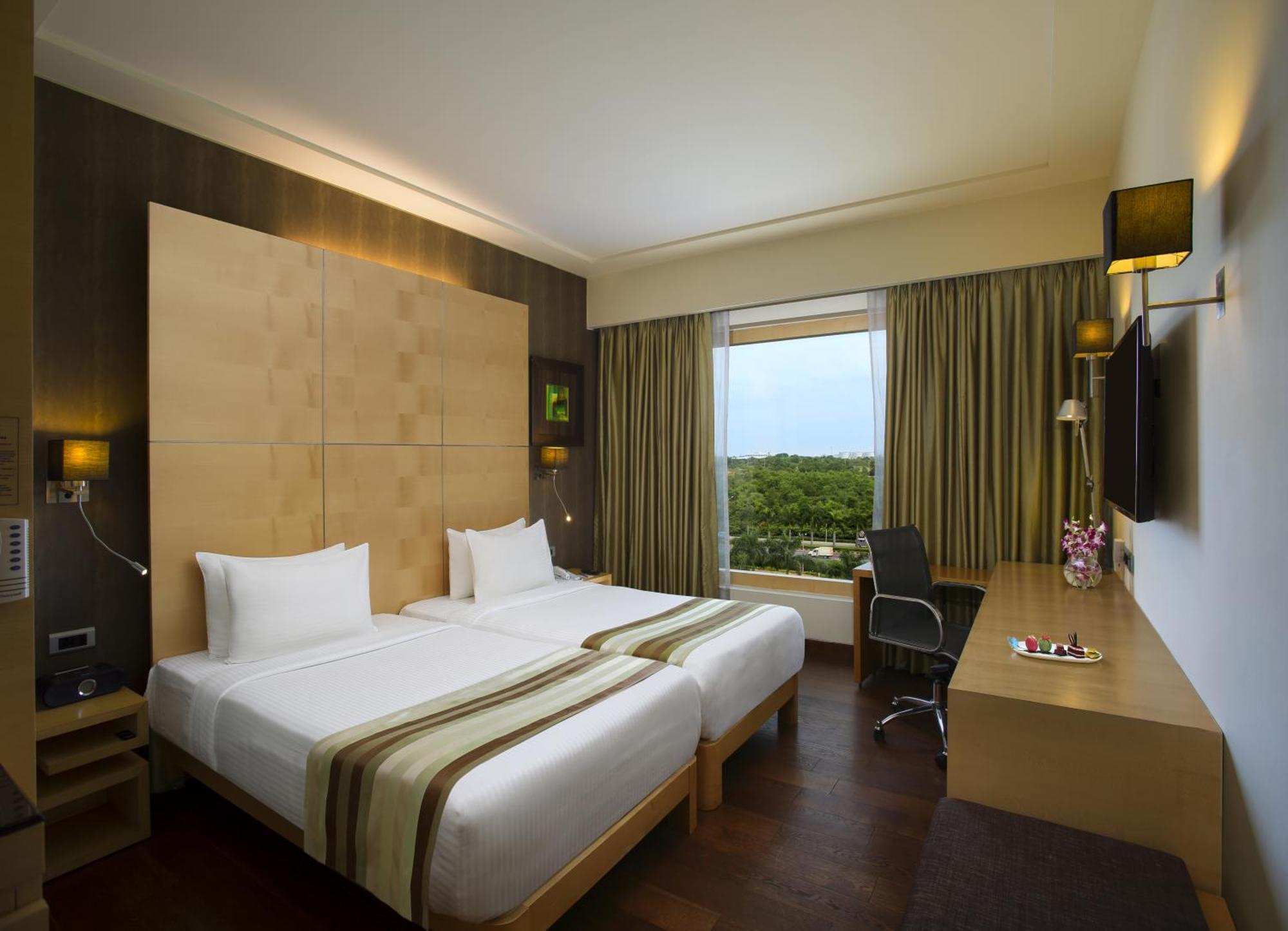 Premier Twin Beds with Lounge Access - Happy Hours 6:30 PM to 8:30 PM,1249296931:JPEG