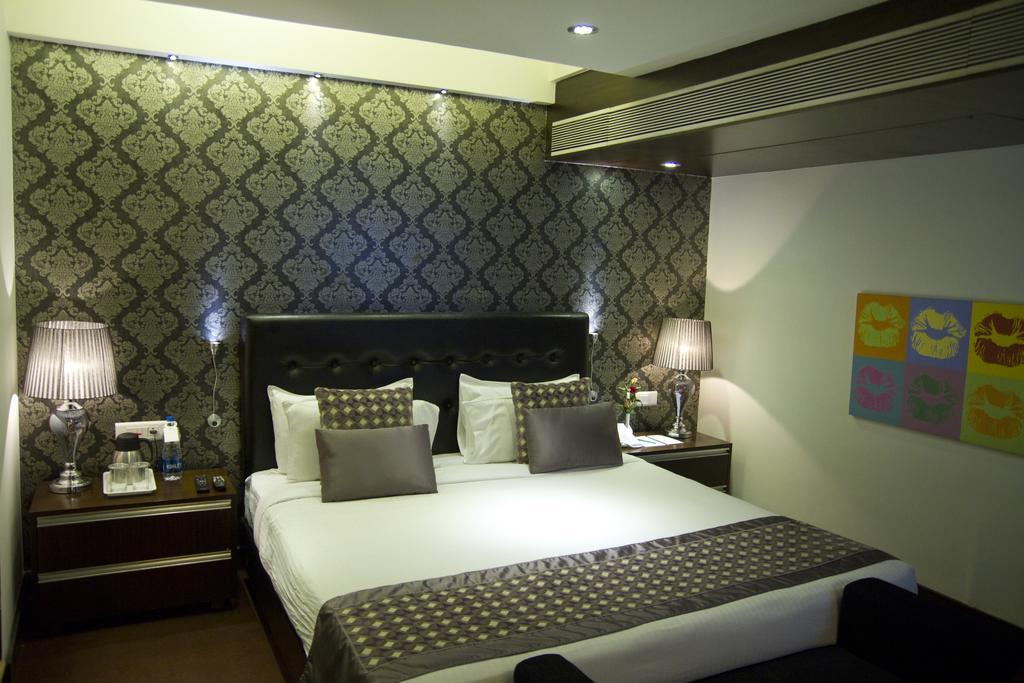 Deluxe Suite,1329990569:JPEG