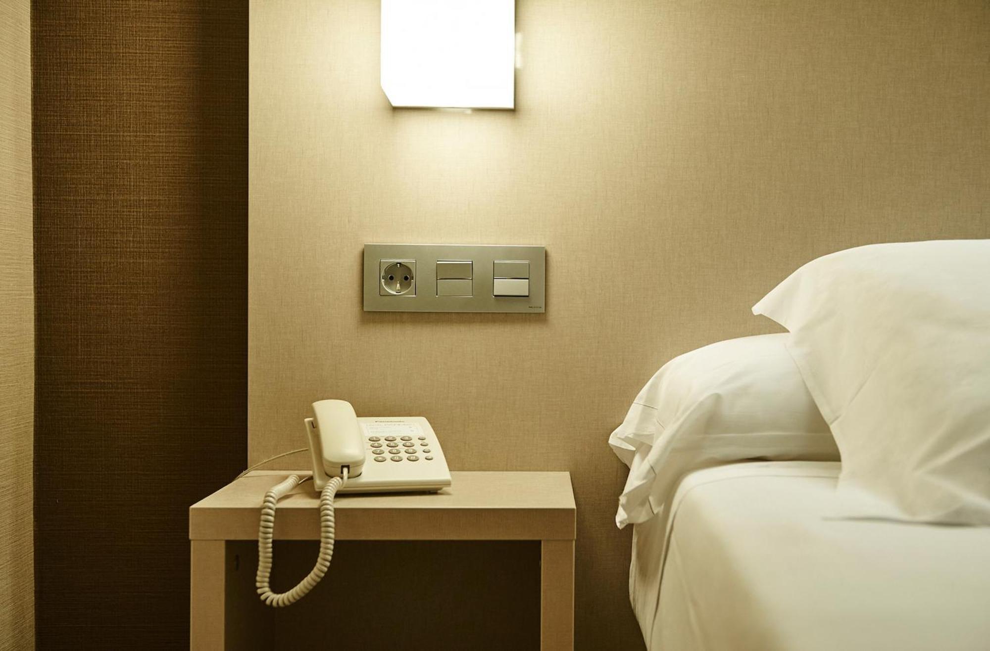 Single Room - Interior Facing