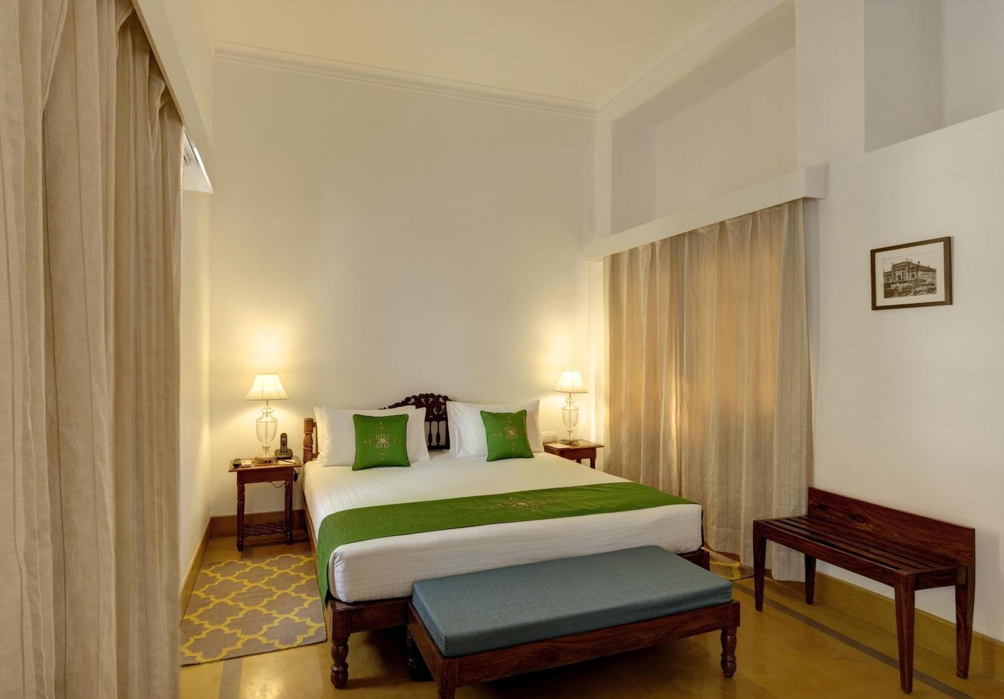 Awadh Room with 20% discount on laundry (upto 5 pcs) | 10% discount on food and beverages