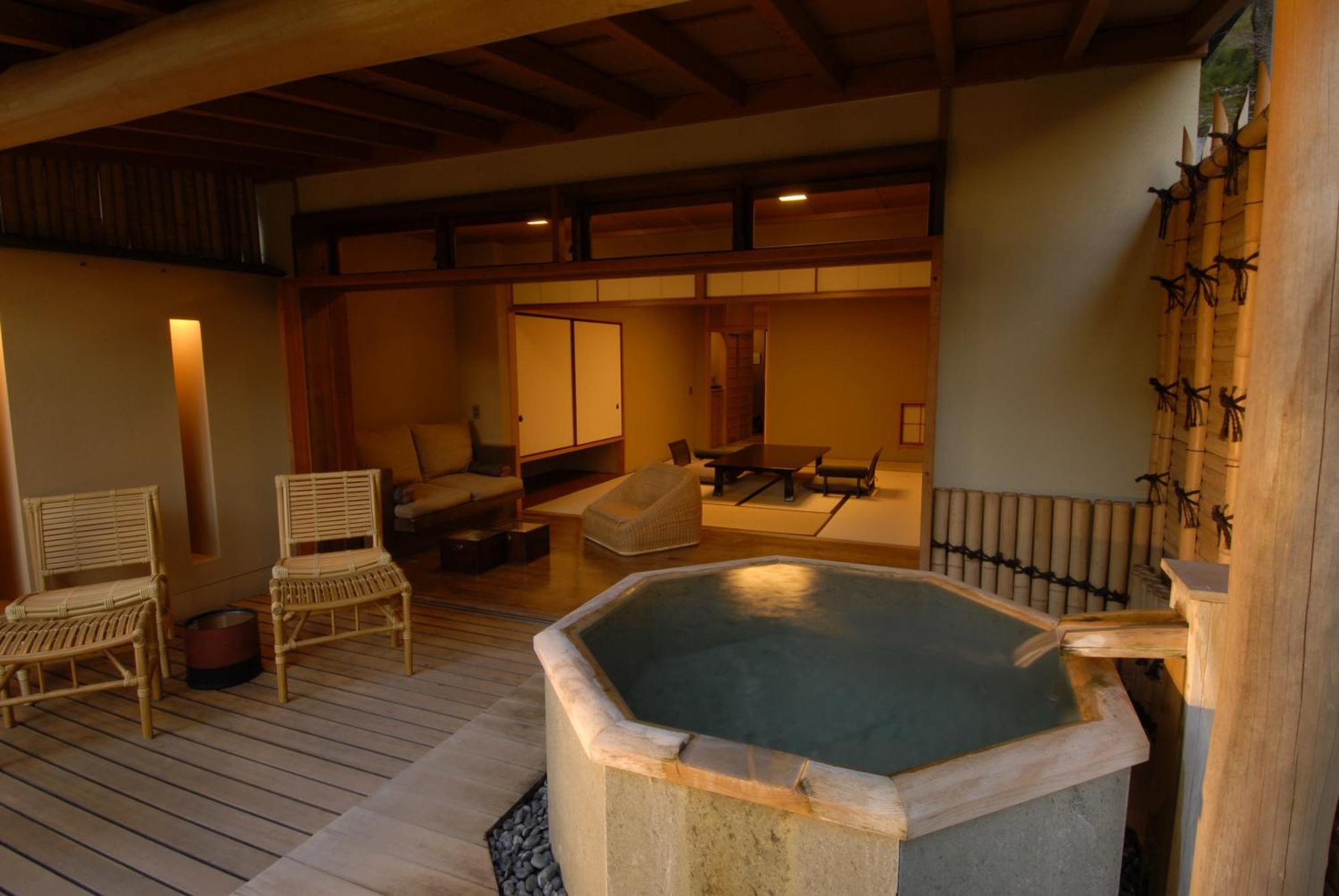 Japanese-Style Room with Open-Air Bath "Suzukake"