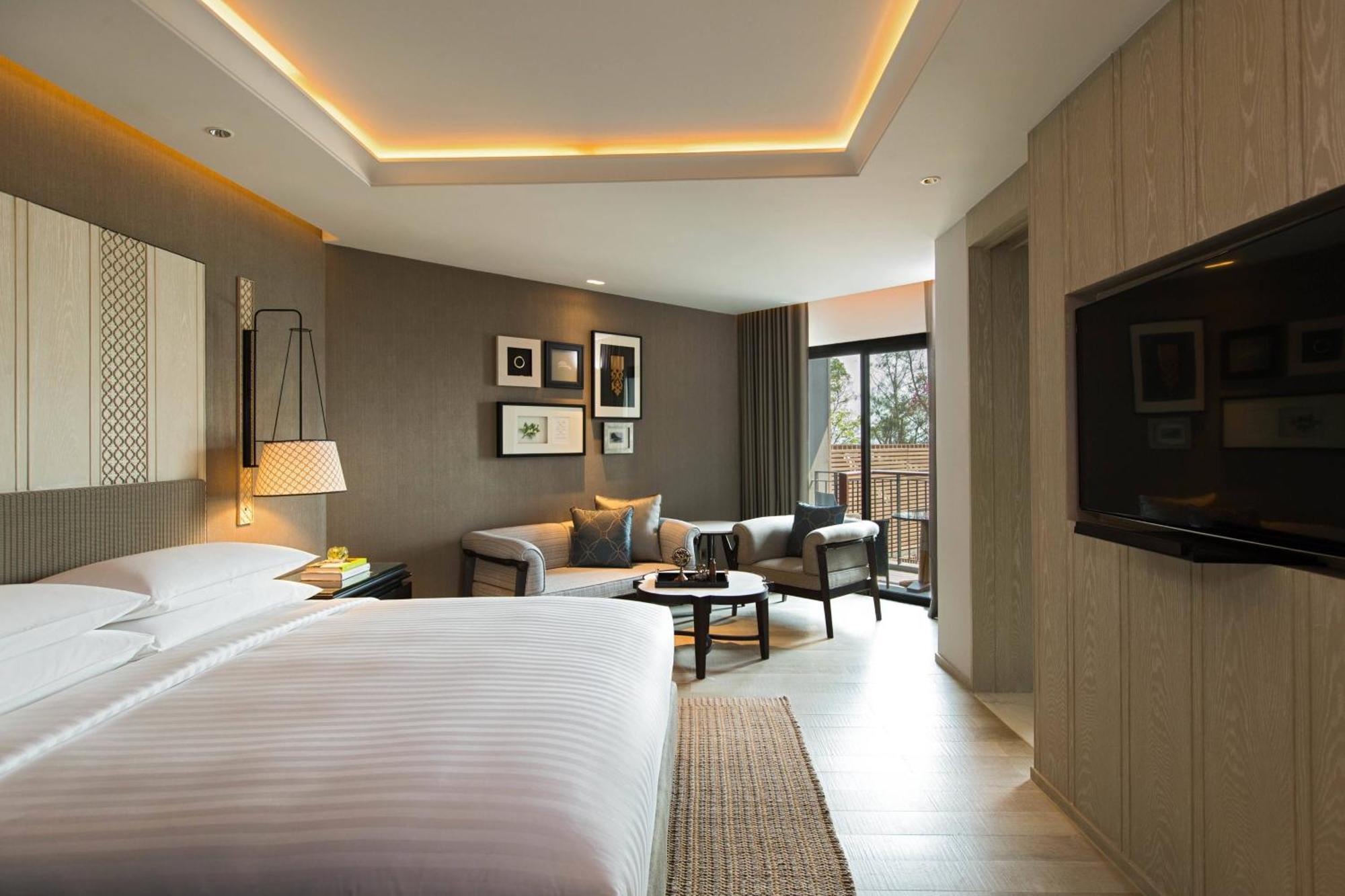 Ambassador Suite, 1 Bedroom Suite, 1 King, Sea view