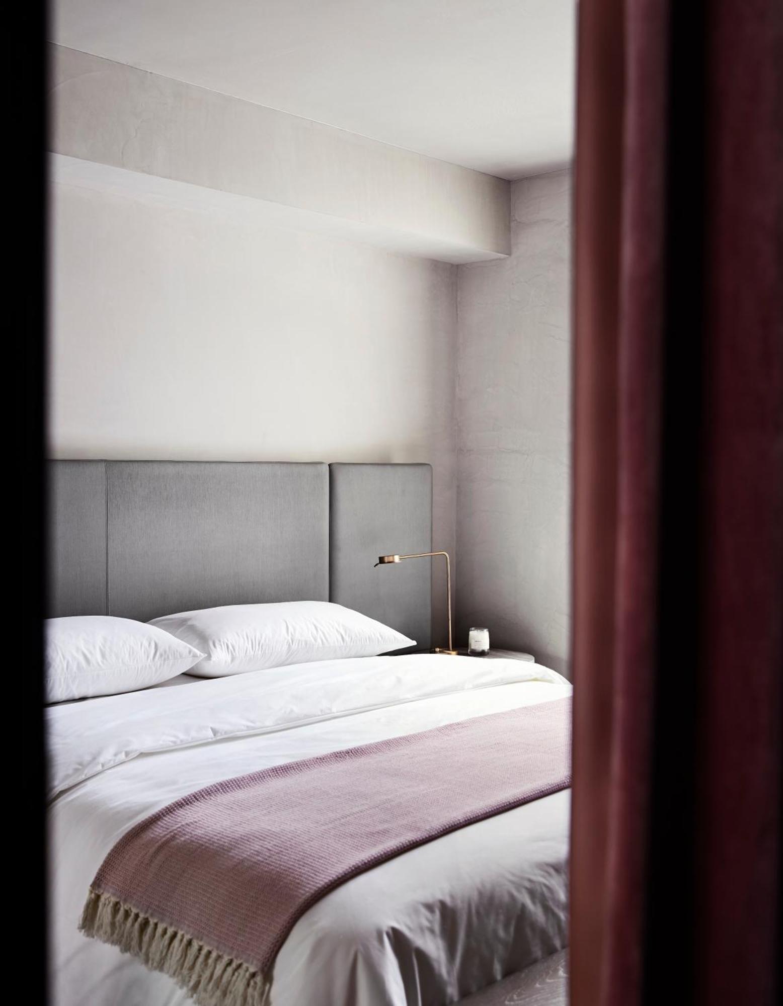 One-Bedroom Suite,829411700:JPEG