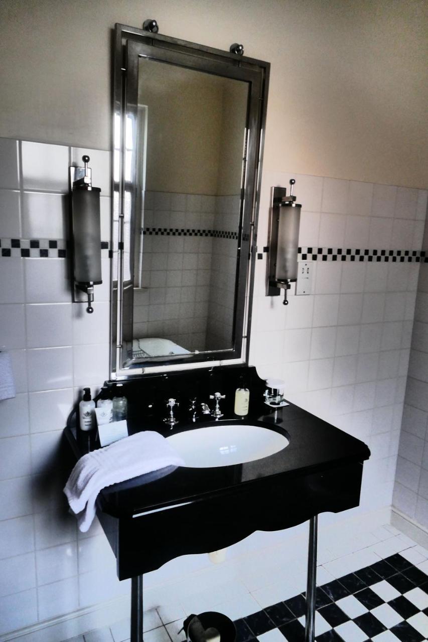 Twin Room,1747025830:JPEG