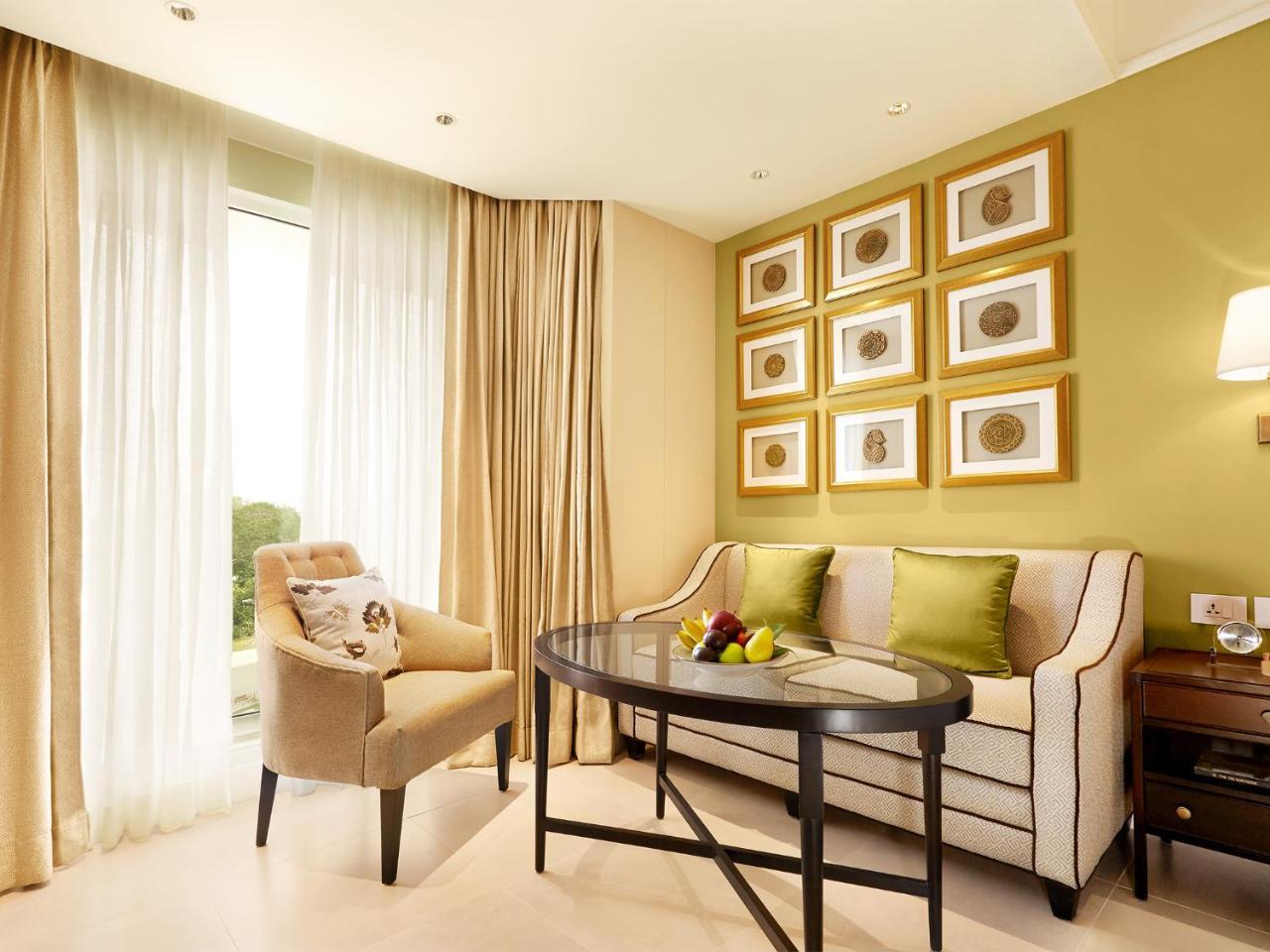 Luxury Room King Bed