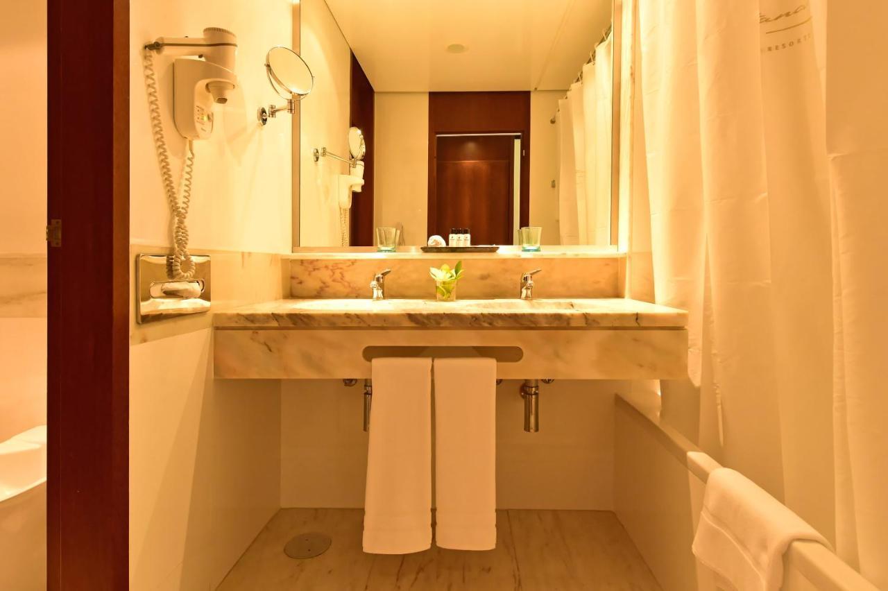 Classic Twin Room with Partial Sea View,1437804547:JPEG