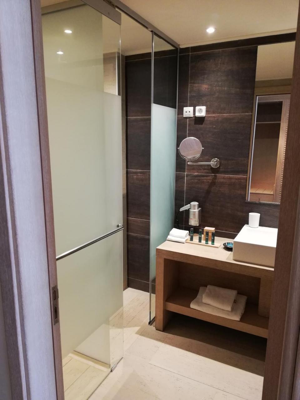 Suite with Private Pool and Garden View