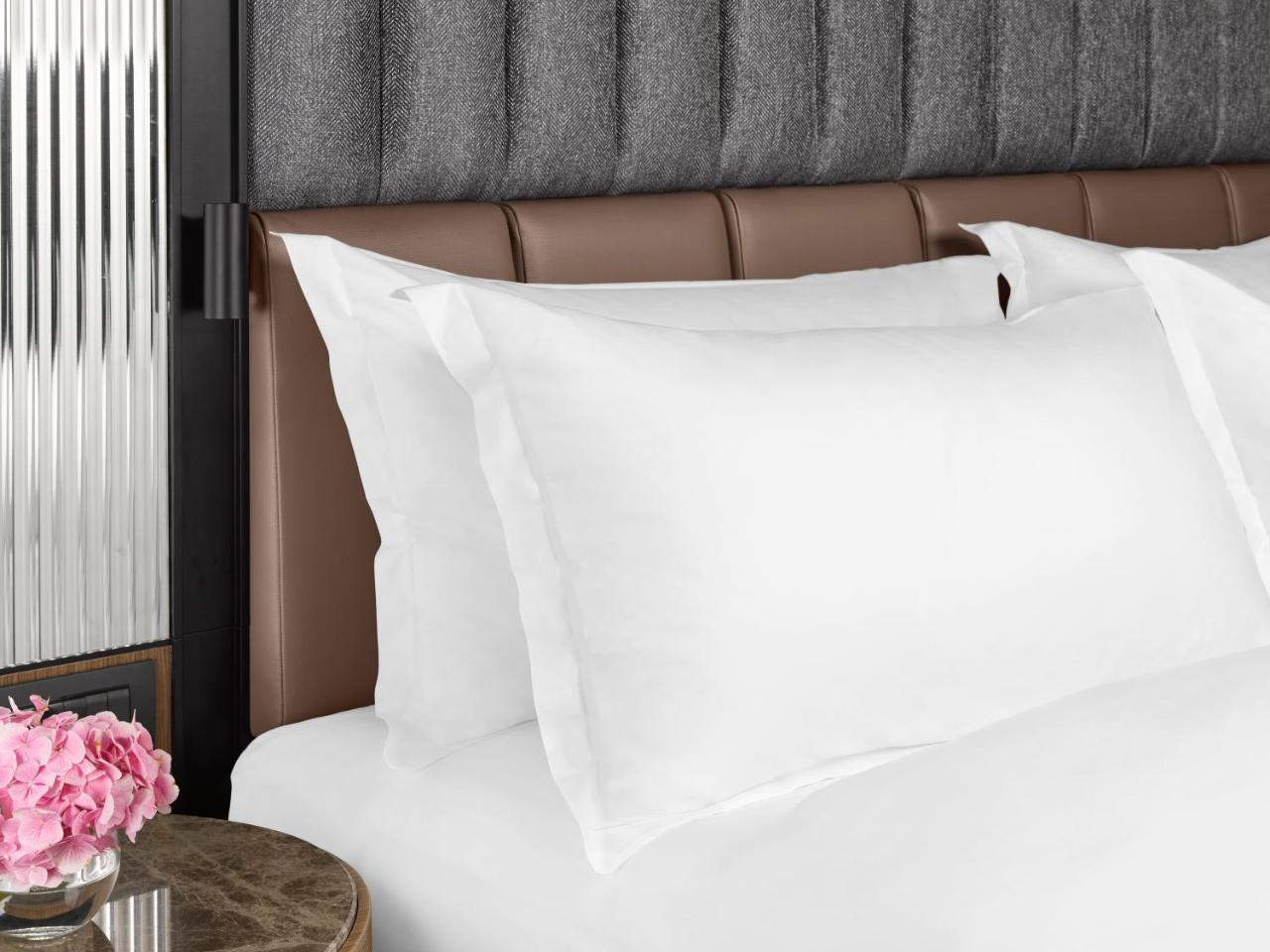 Classic Twin Room with Mountain View and Lounge Access