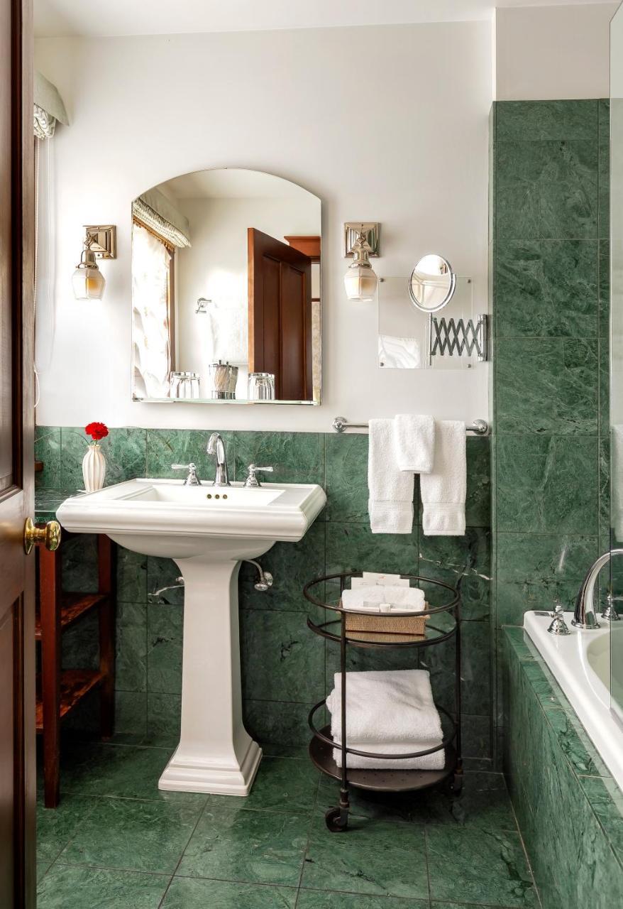 Superior King Room,983264905:JPEG