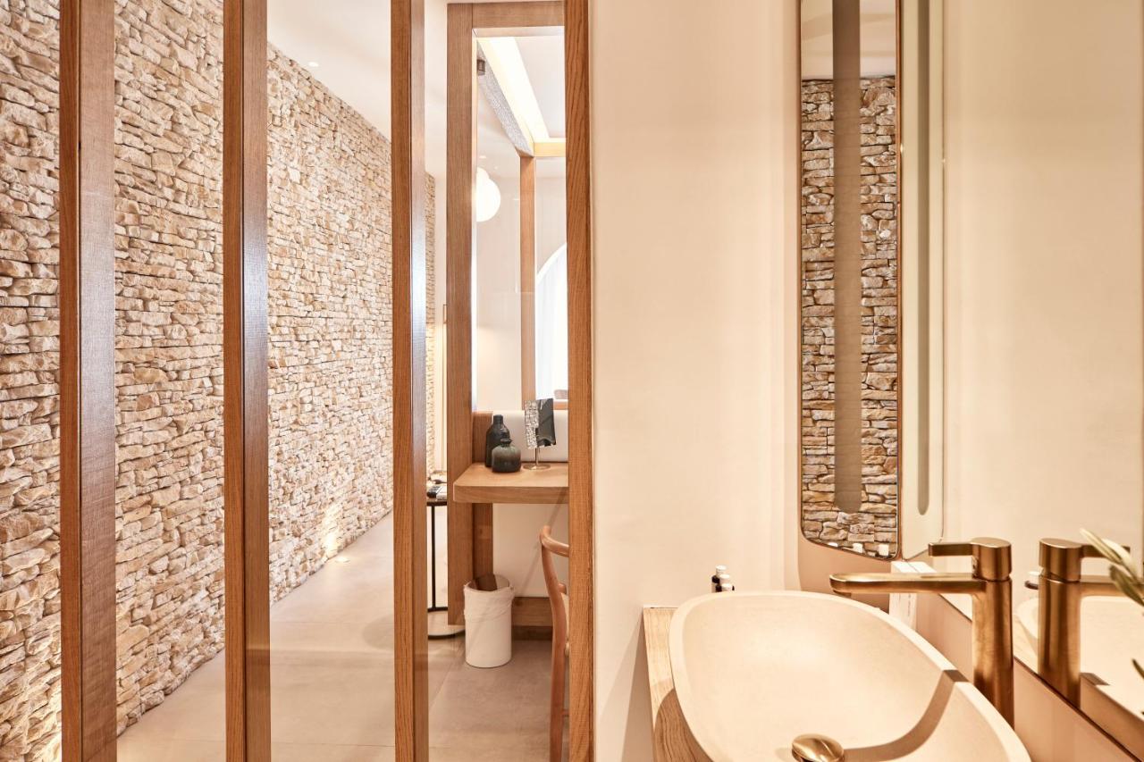 Naia Junior Suite with Private Pool and Sea View