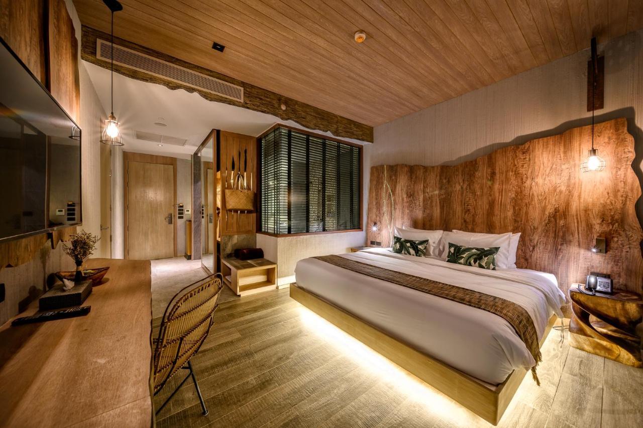 Deluxe Double or Twin Room with Pool Access