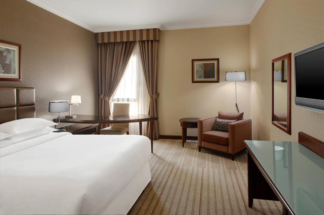 Executive Room, Club lounge access, Guest room, 1 Queen,1371414023:JPEG