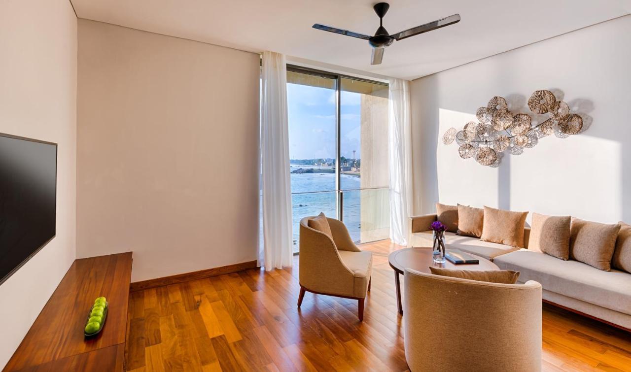 Jacuzzi Suite - Complimentary sundowner cocktail from 4:30 to 5:30 pm,761929261:JPEG