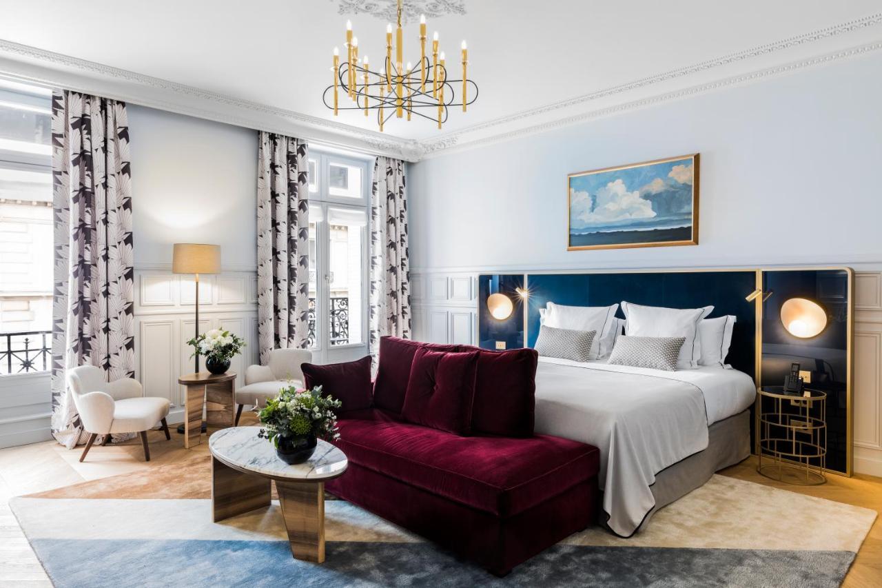 Junior Suite with Balcony - Eiffel Tower View