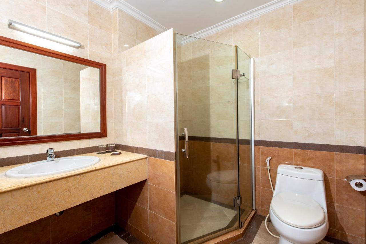 Triple Room with City View