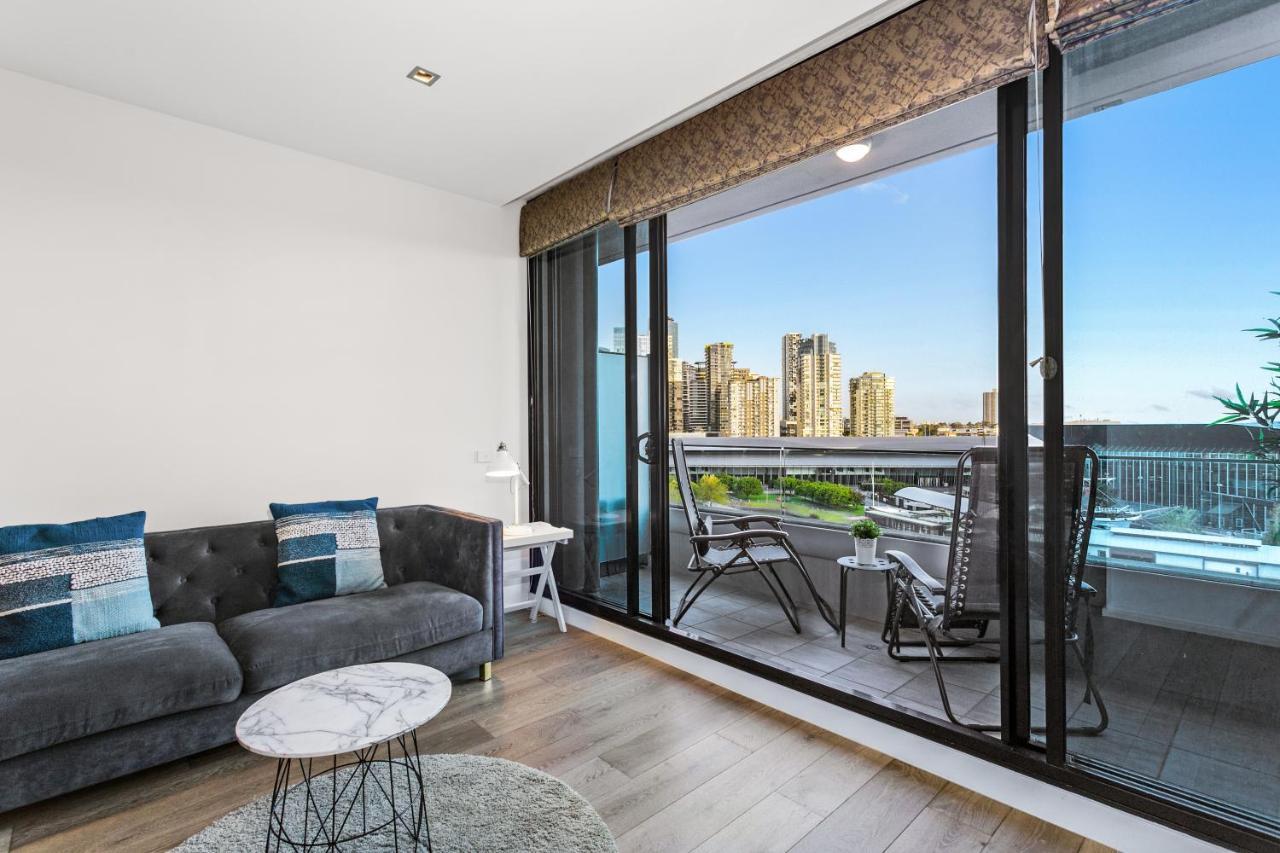 Two-Bedroom Apartment with River View,769907419:JPEG