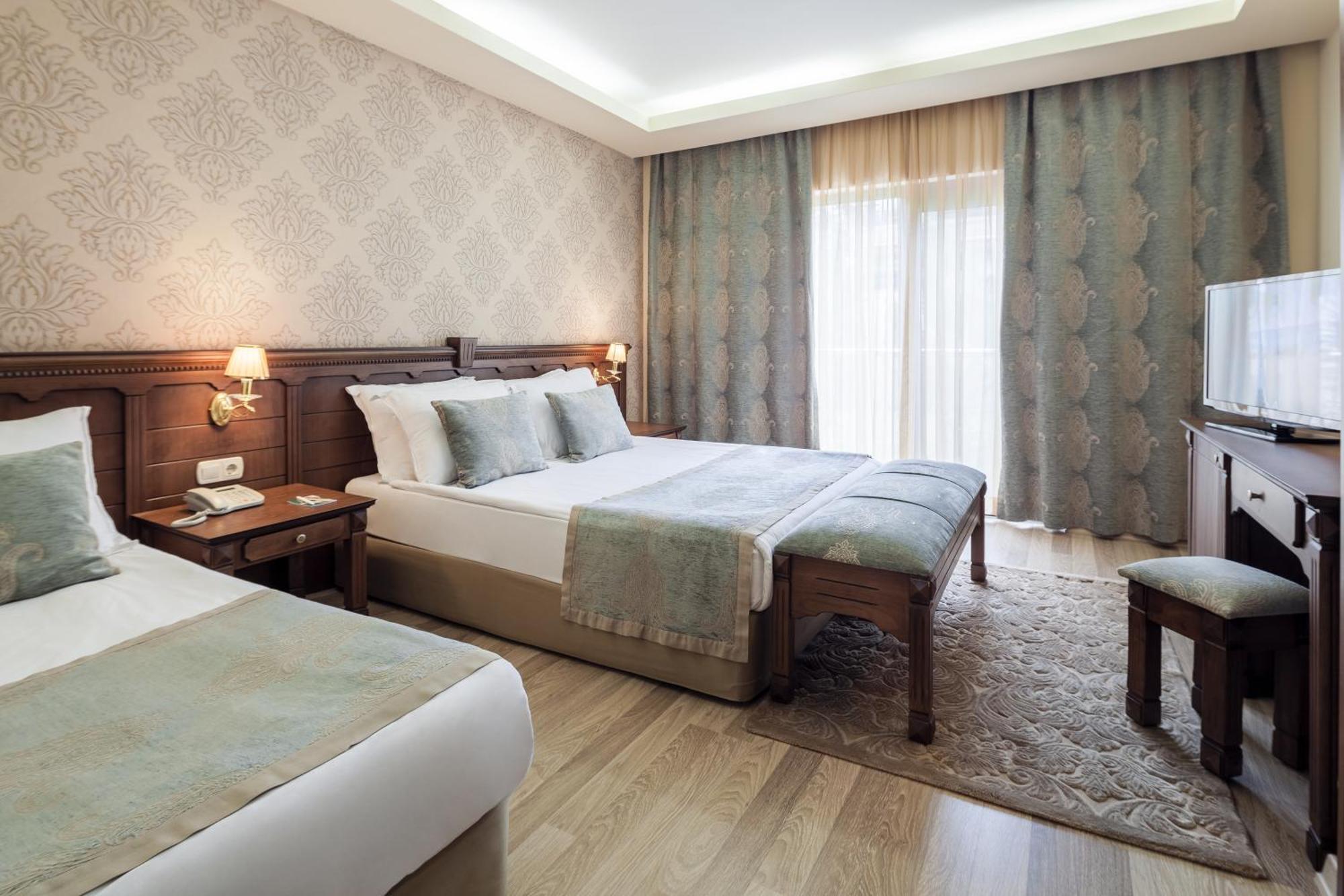 Select Senior Suite