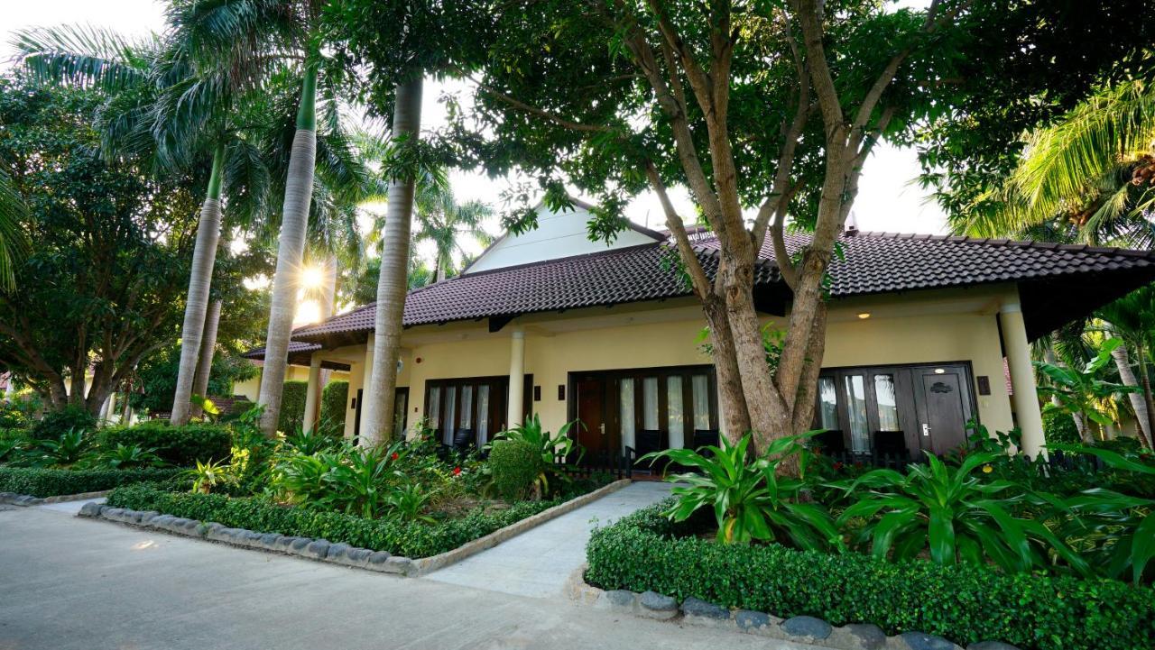 Diamond Bungalow with Garden View