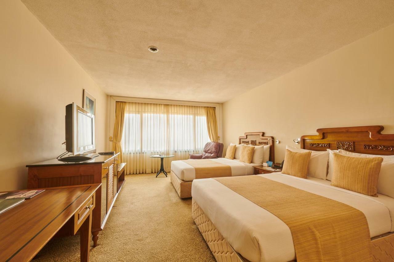 Diplomatic Suite