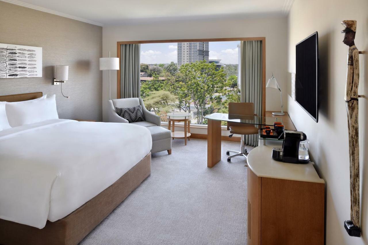 Executive Concierge level Guest room 1 King City view,784421241:JPEG