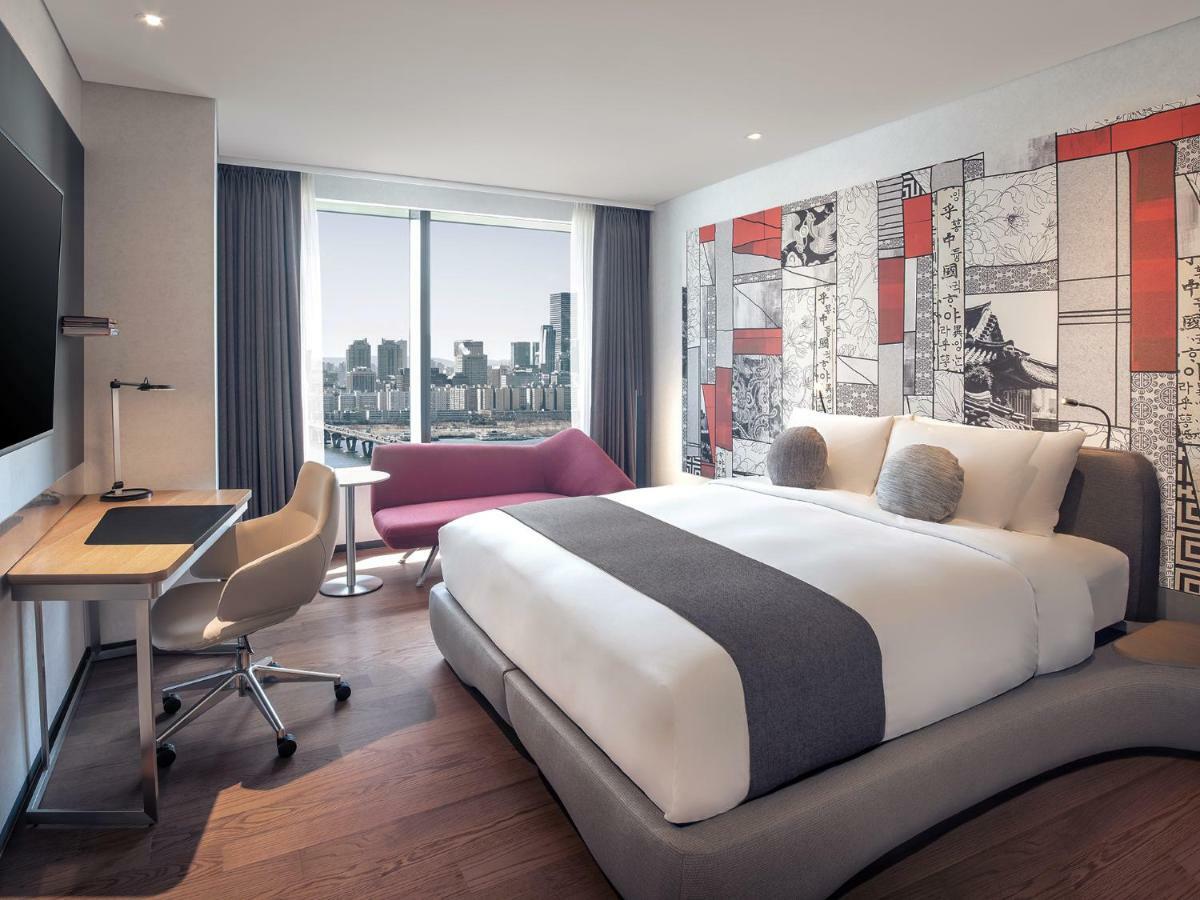 Executive Queen Room