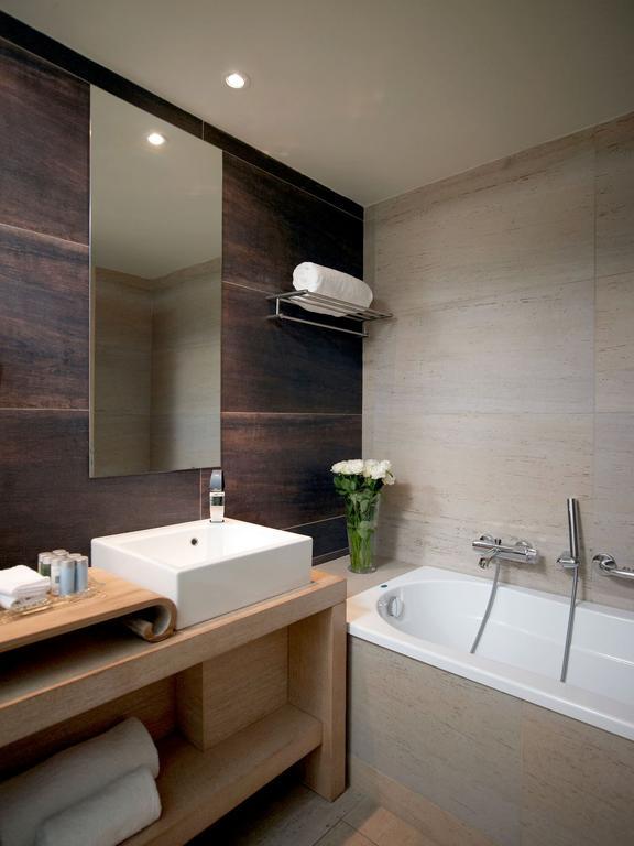 Waterfront Exclusive Guestroom,1586110875:JPEG